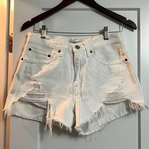White distressed - Mid Rise Boyfriend Shorts. Size: 26.